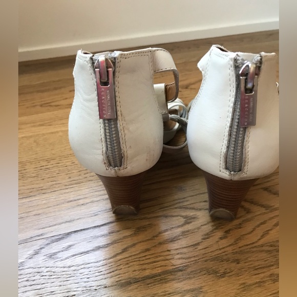 White Kenneth Cole Reaction “Warm Cedarle” leather wedge sandals. - Picture 2 of 9